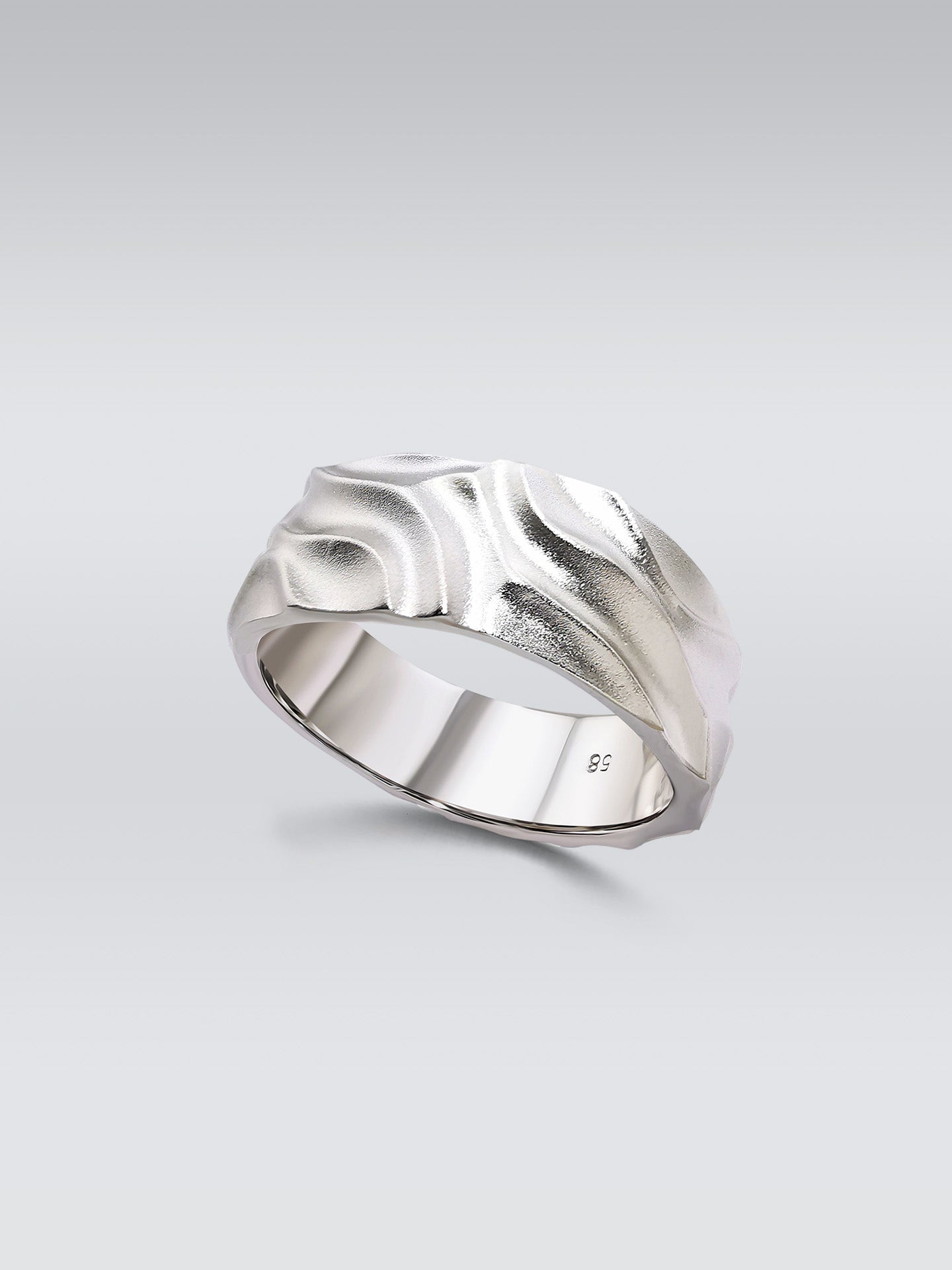 Gehämmerter Breiter Bandring