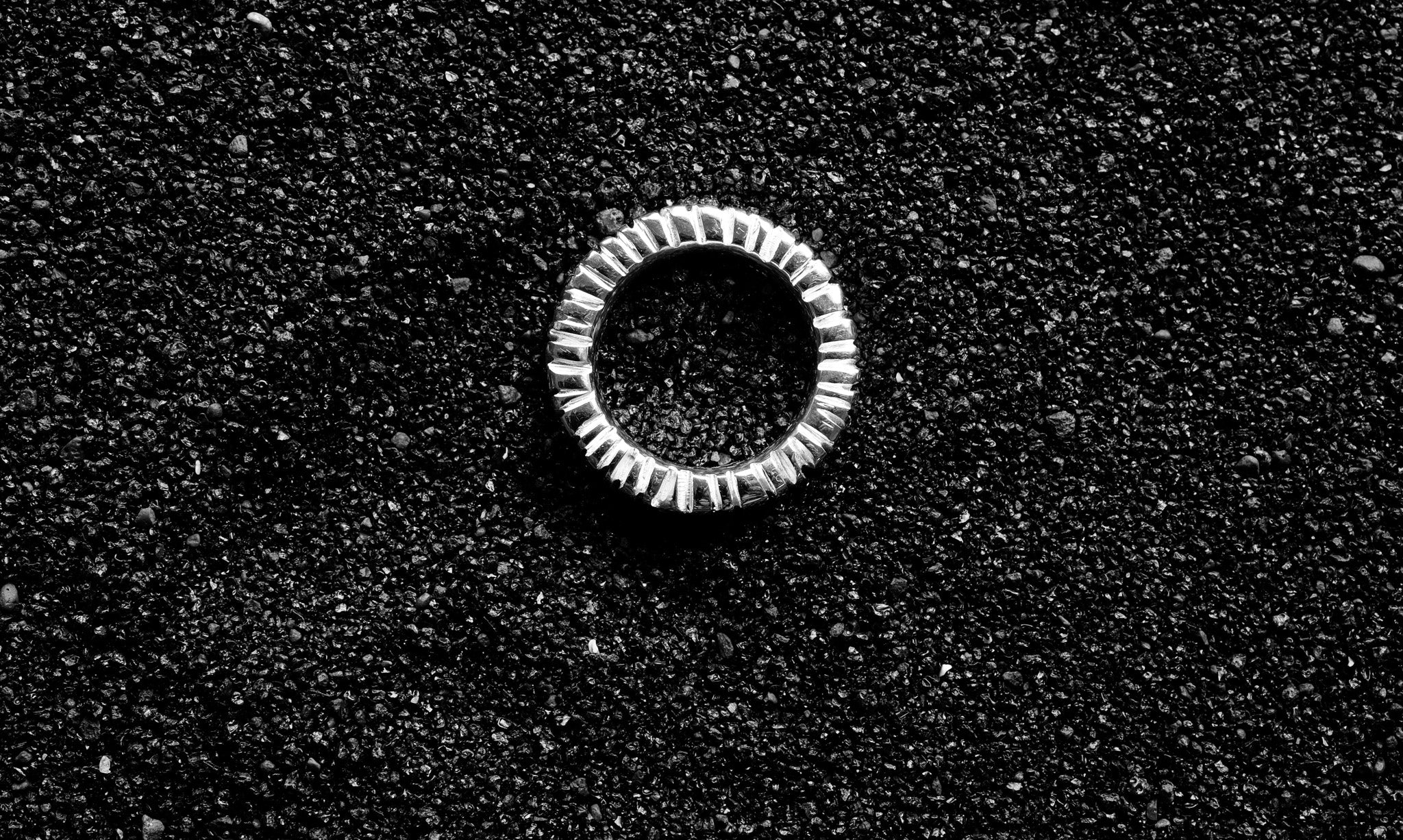 Markanter strukturierter Bandring aus 925 Sterling Silber – handgefertigt in Deutschland