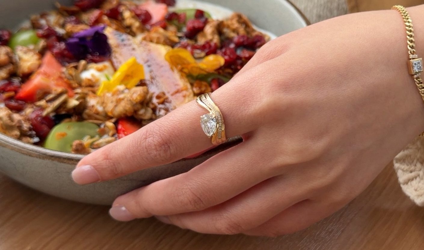 Diamond Ring in Curved Design with Pear Cut Lab Grown Diamond