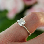 color-white gold