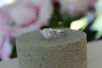 color-white gold