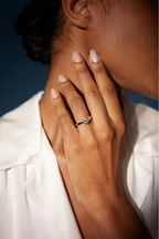 color-white gold