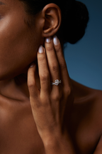 color-white gold