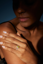 color-white gold