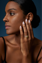 color-white gold