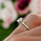 color-white gold