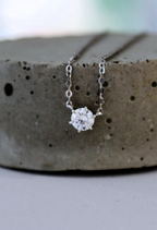color-white gold