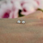 color-white gold