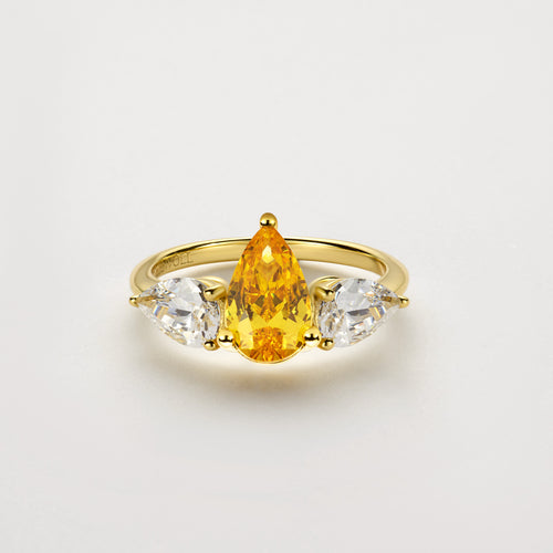 Drei-Stein-Verlobungsring aus 18K Gold mit 3,50 ct Labordiamanten, zentralem Fancy Yellow Tropfendiamanten und zwei weißen Seitensteinen