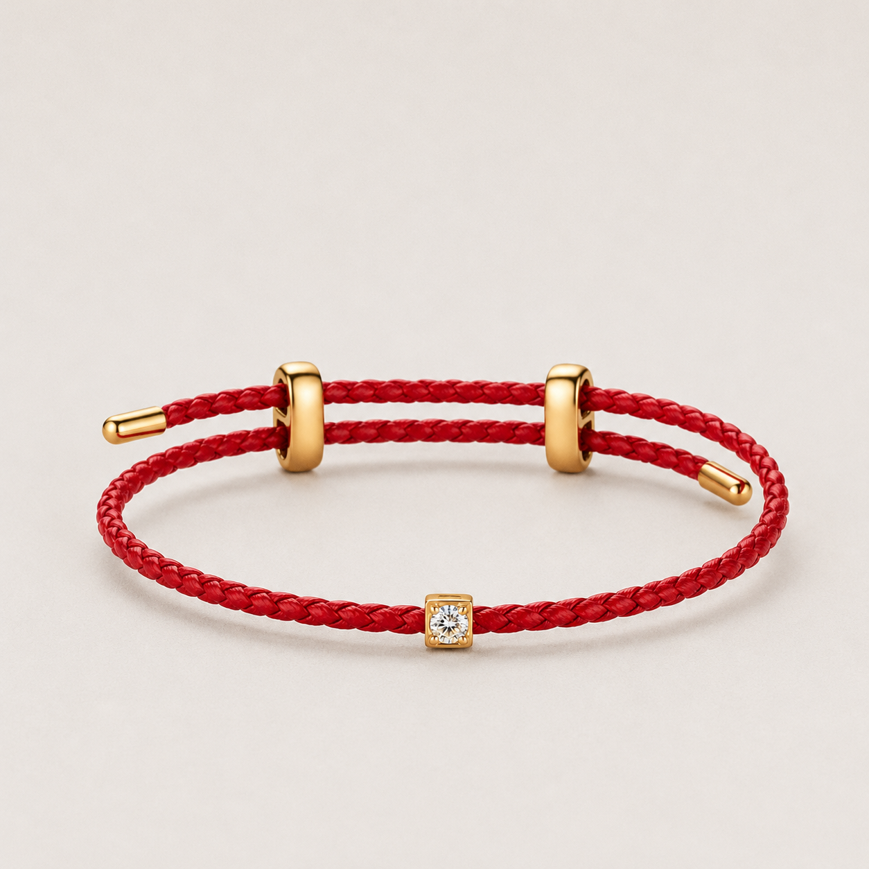 Rotes Armband aus veganem Leder mit 0,10 ct Labordiamant und Details aus 18K Gold