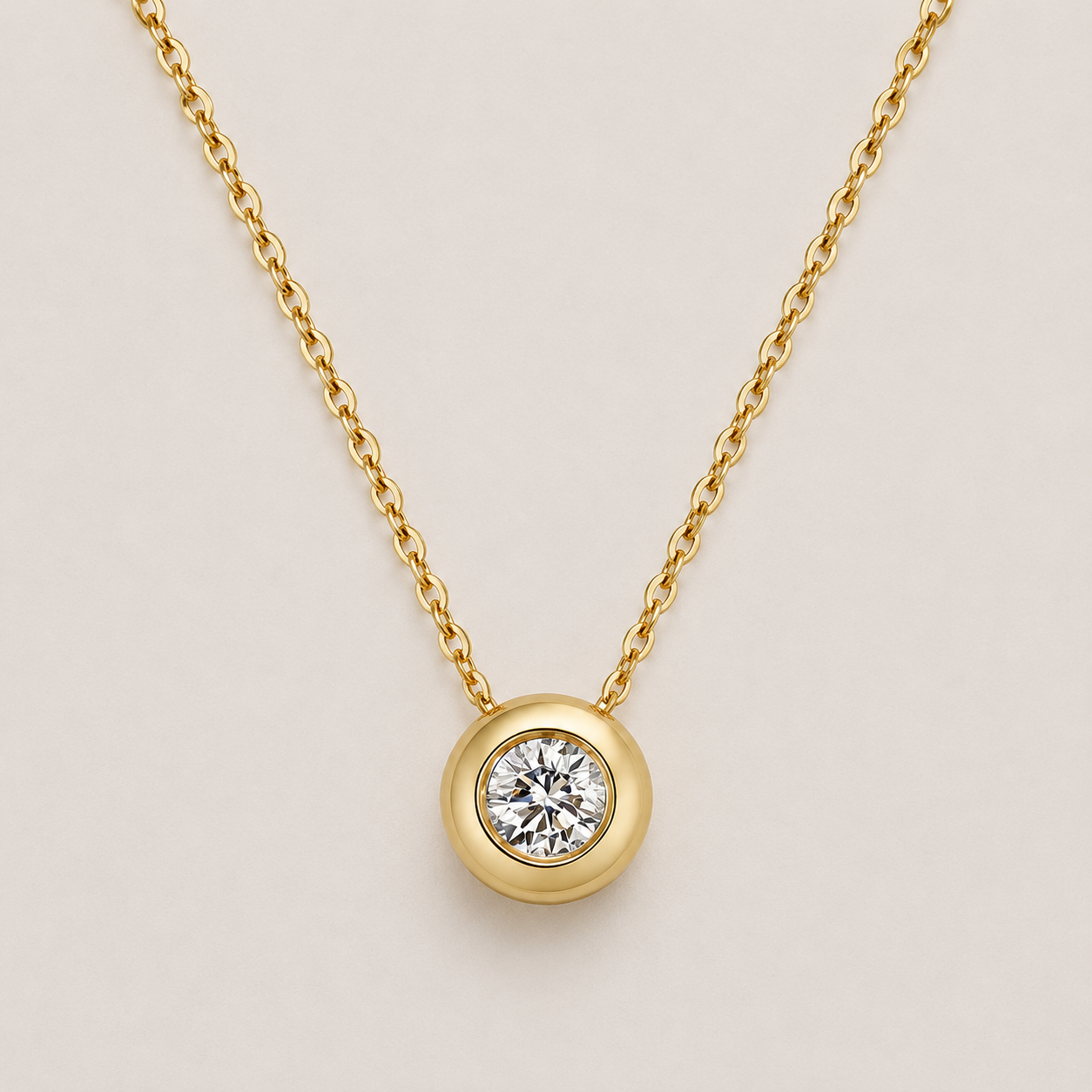 Solitär-Diamantkette aus 18K Gelbgold mit rundem Labordiamanten in moderner Zargenfassung.