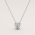 Solitär-Diamantkette aus 18K Weißgold mit rundem Labordiamanten in moderner Zargenfassung.